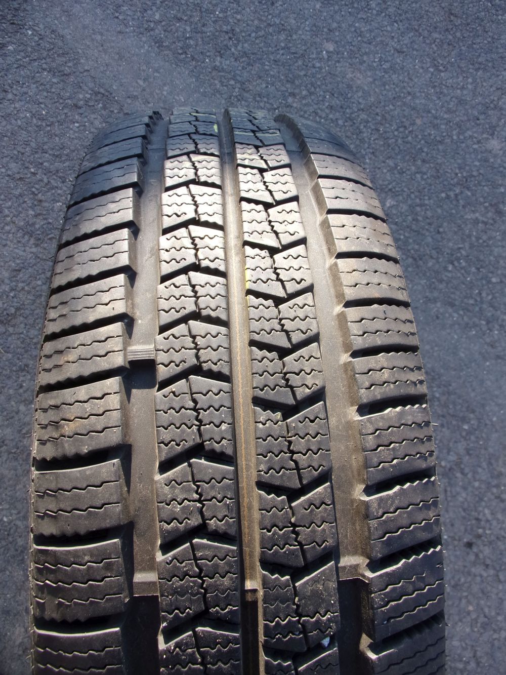 225/70/15C 112/110R NEXEN Winguard WT1 8PR, zimní