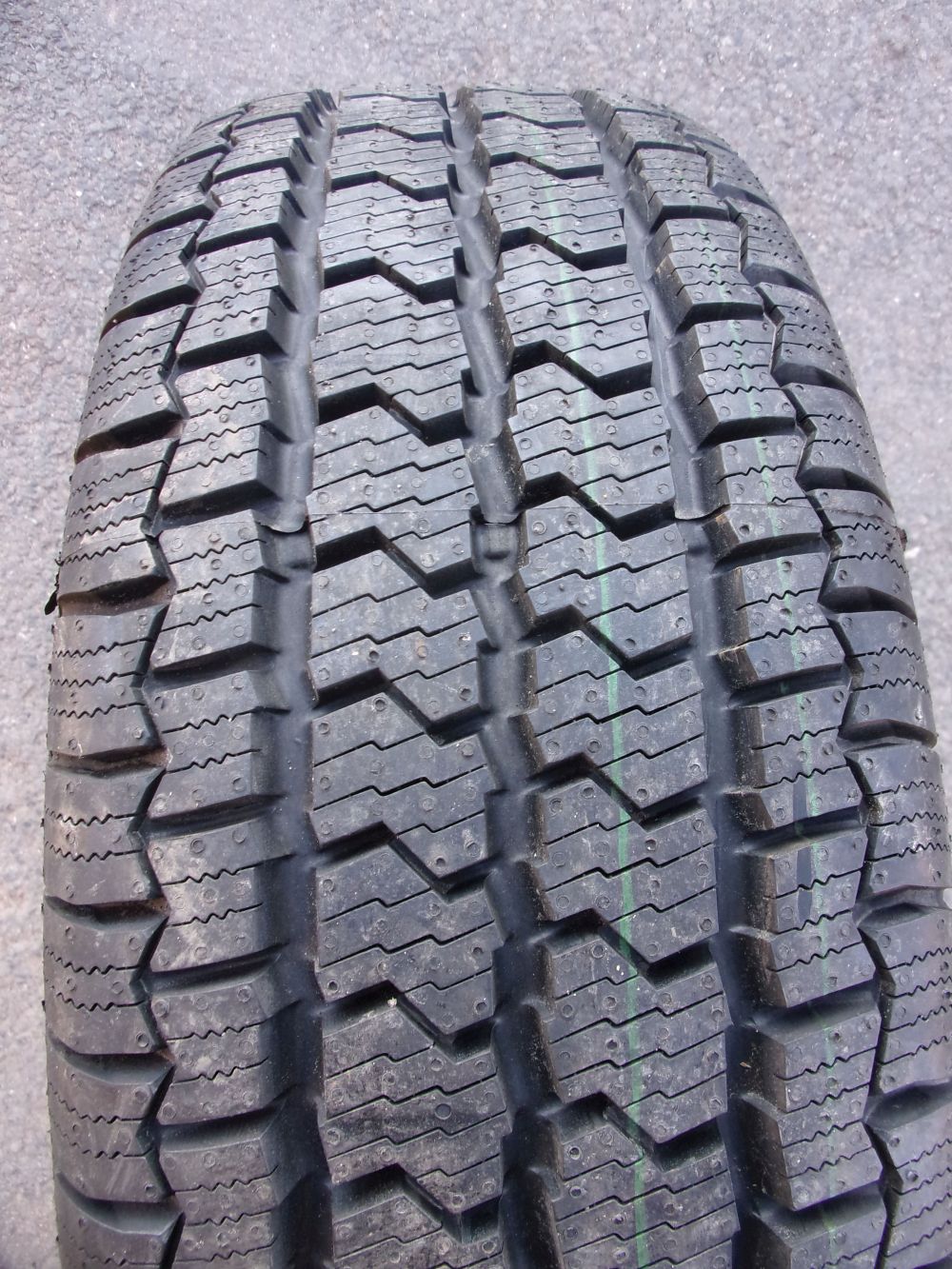 225/65/16C 112/110R CONTINENTAL Vanco Four Season 2, zimní