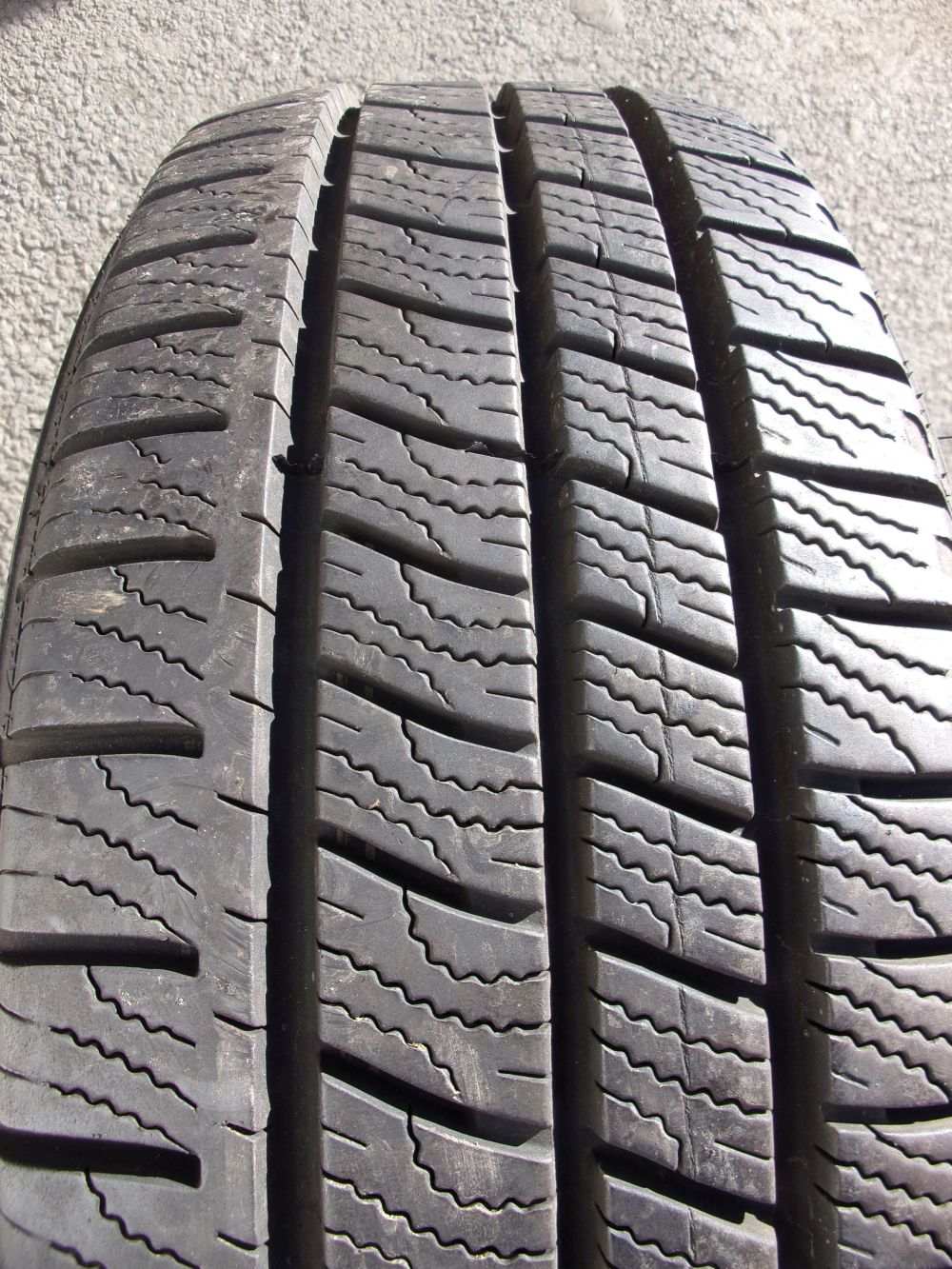 Zimní pneumatika 215/65/15C 104/102T GOODYEAR Cargo Vector