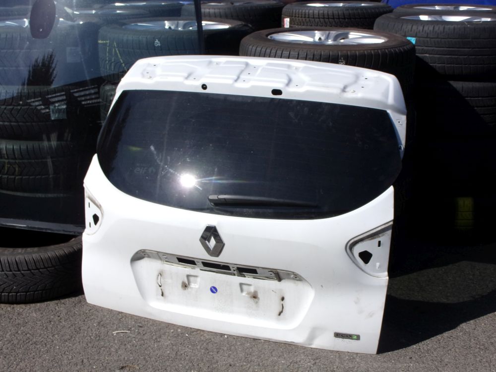 Zadní sklo Renault Clio IV 