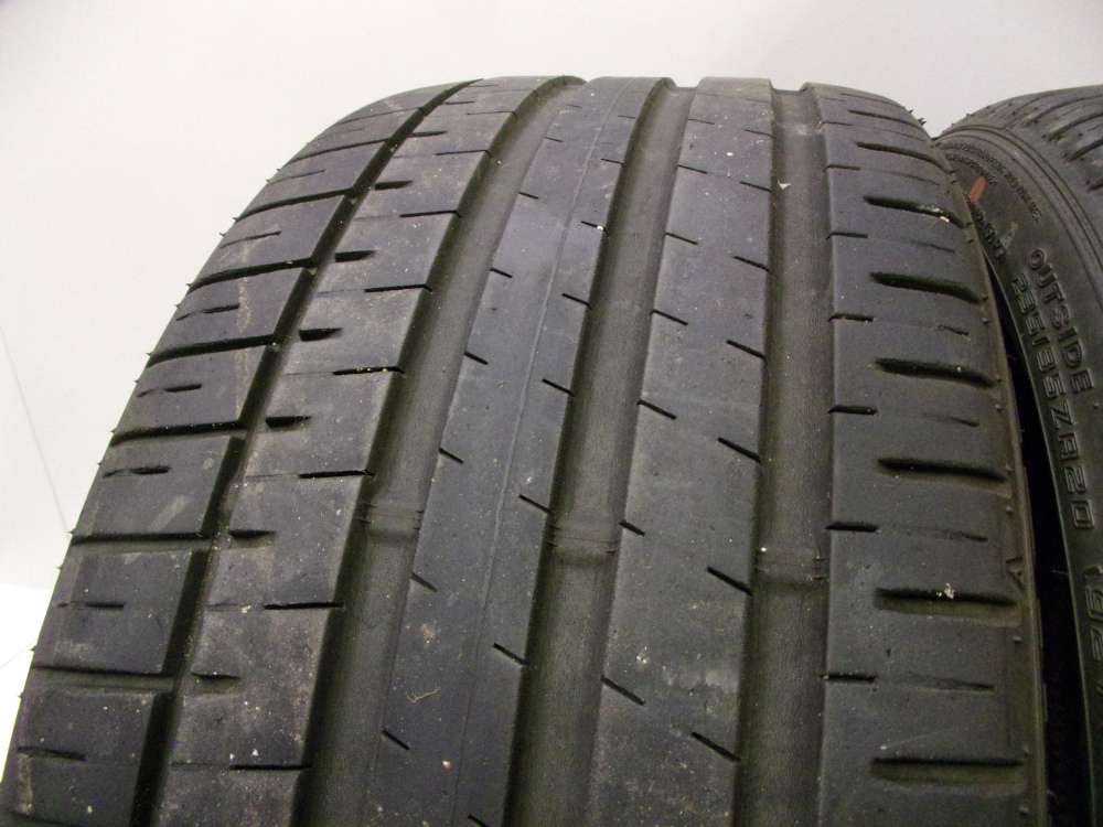 235/35/20 92Y FALKEN Azenis FK510, letní