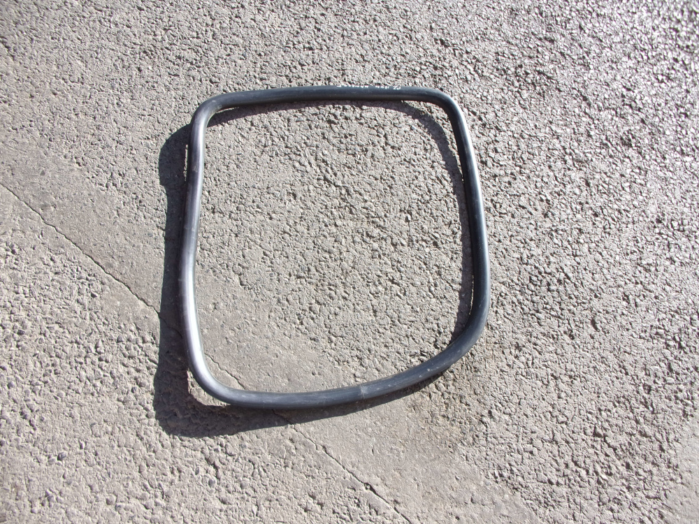 Těsnící guma pravého zadního okna Renault Kangoo I 1998-2007