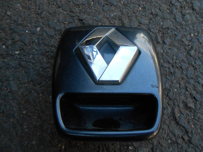 Mikrospínač otevírání kufru + znak Renault Laguna II - různé barvy