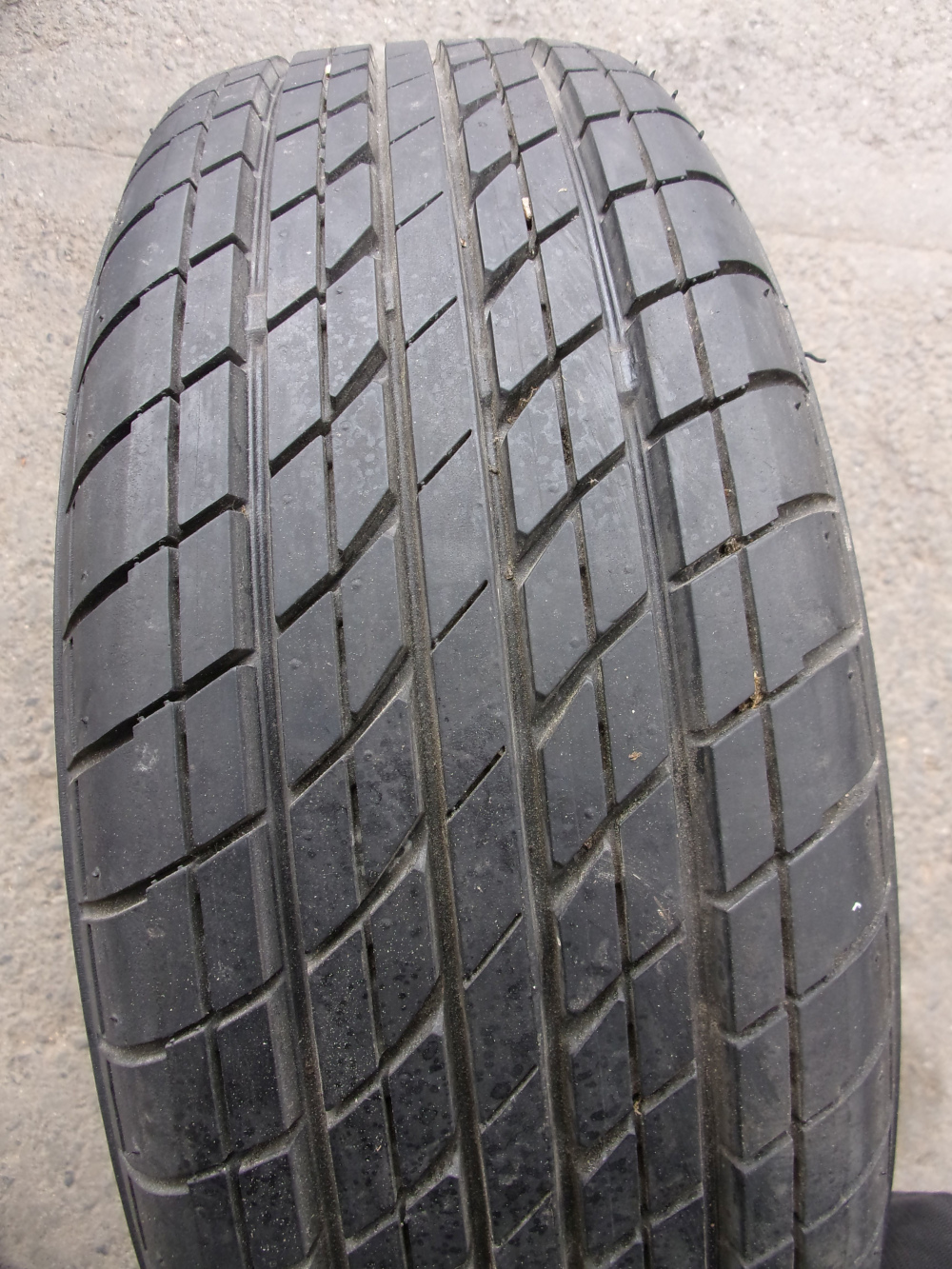 185/60/14 82H DUNLOP SP Sport D62M, letní