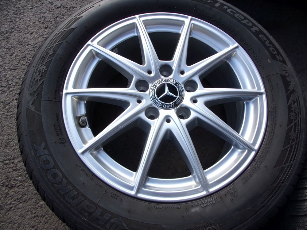 Zimní obutá sada Mercenes-Benz 6,5x16 ET44 5x112x66,5 - 205/60/16 92H Hankook