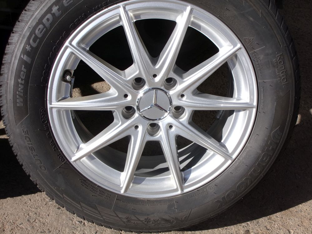 Zimní obutá sada Mercenes-Benz 6,5x16 ET44 - 205/60/16 92H Hankook, A1774011100
