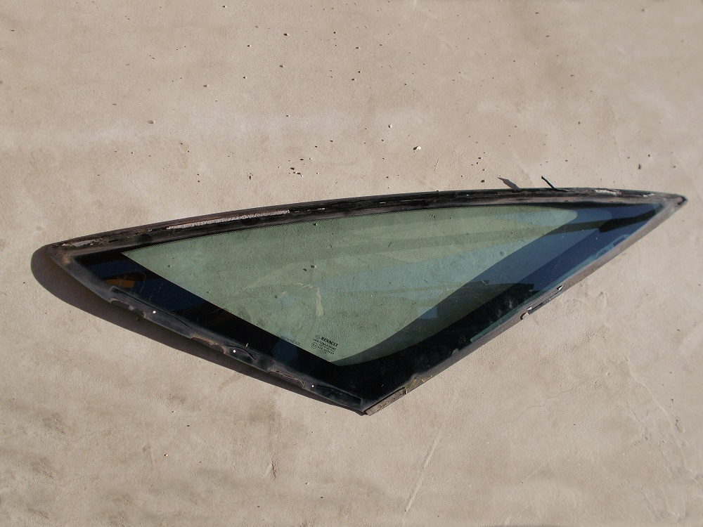 Levé boční sklo u čelního skla Renault Espace IV
