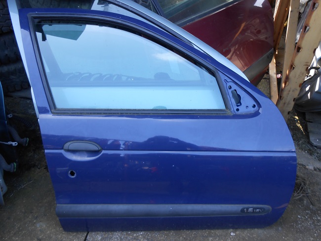 Pravé přední dveře se sklem Renault Megane I 1996-2003