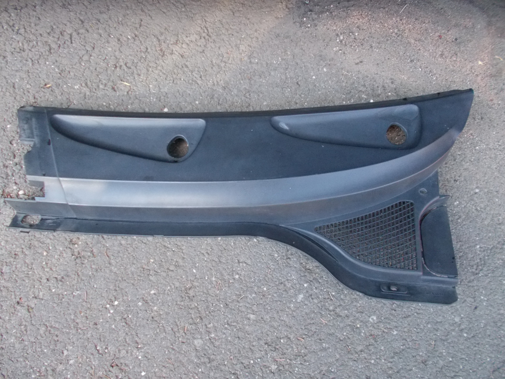 8200050329 Levý plast pod přední stěrače Renault Scenic I 1996-1999