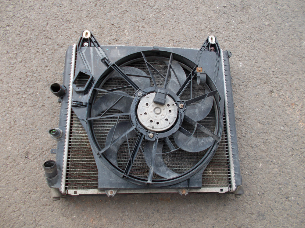 Chladič vody + ventilátor + rámeček chladiče Renault Kangoo I 1998-2007 1,9D
