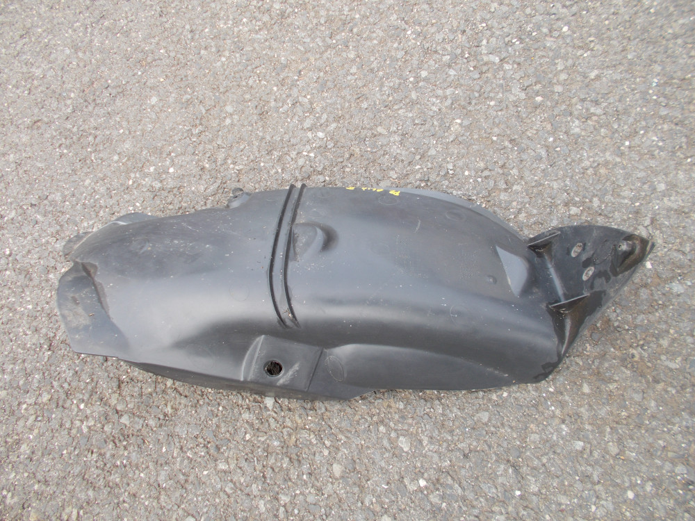 Pravé zadní nadkolí Renault Clio II 2001-2006