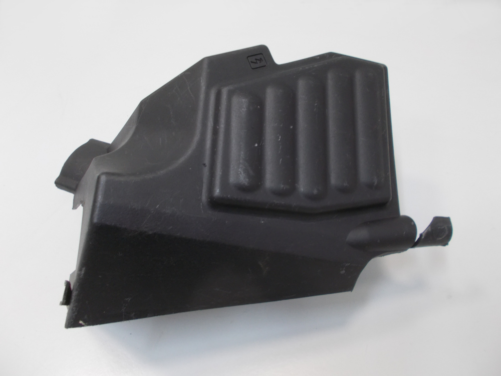 8200129134, 8200129136 Kryt relé v motoru Renault Clio II, Kangoo I